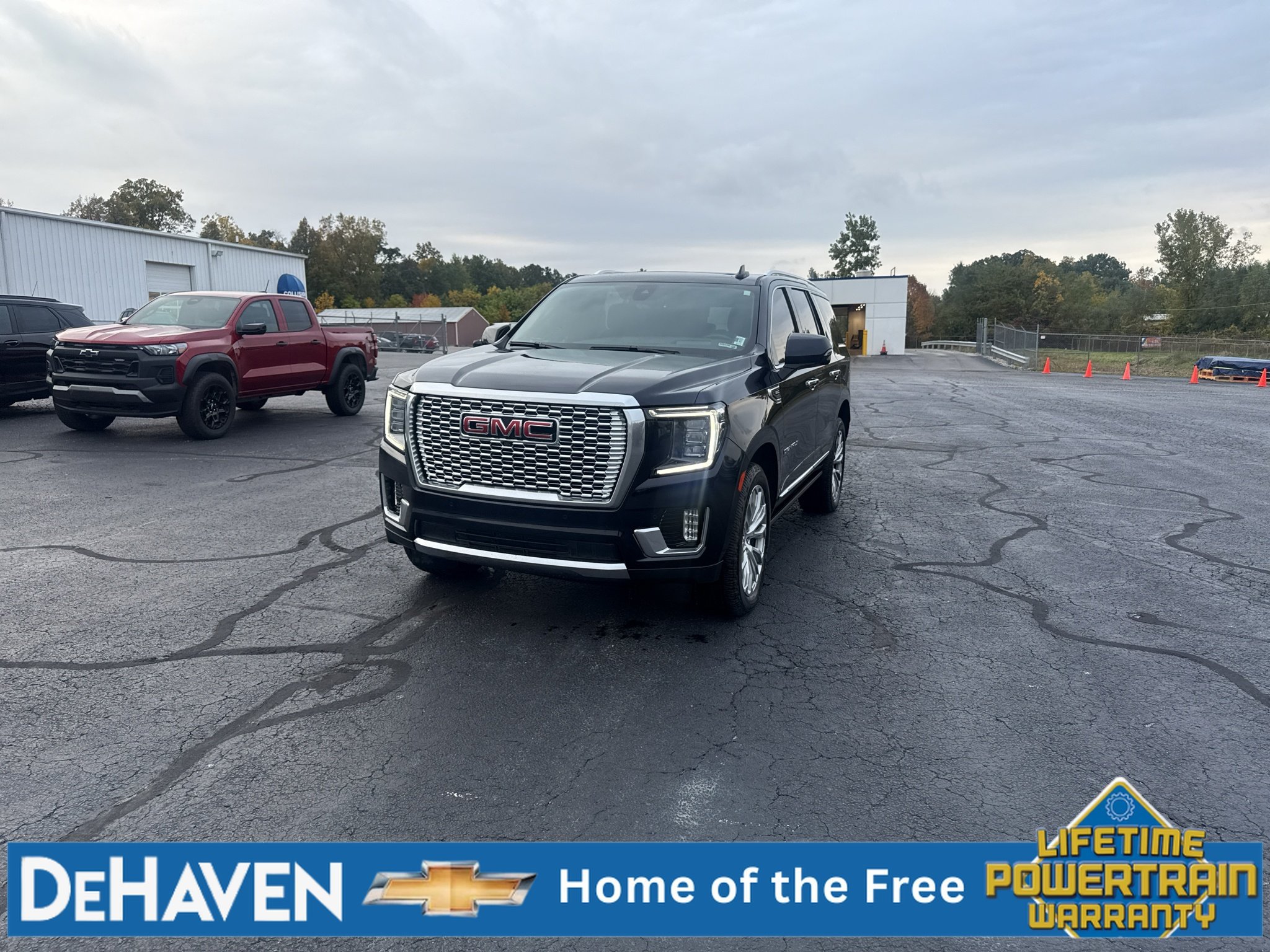Used 2022 GMC Yukon Denali w/ Denali Premium Package AWD/4WD image 1