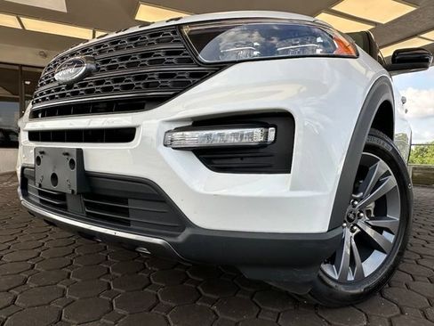 Used 2023 Ford Explorer XLT w/ Equipment Group 202A AWD/4WD image 33
