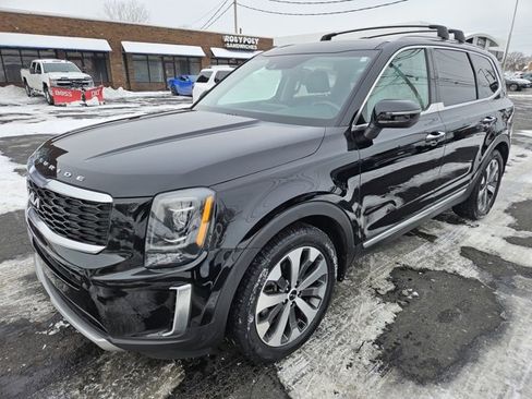 Used 2022 Kia Telluride S image 3