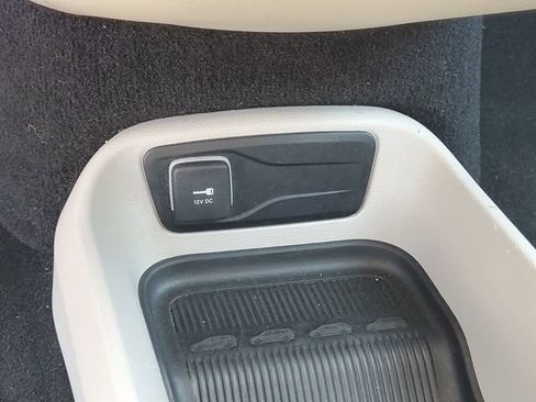 Used 2023 Chrysler Voyager LX FWD image 26