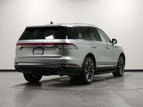 Used 2022 Lincoln Aviator Reserve w/ Equipment Group 201A AWD/4WD image 4