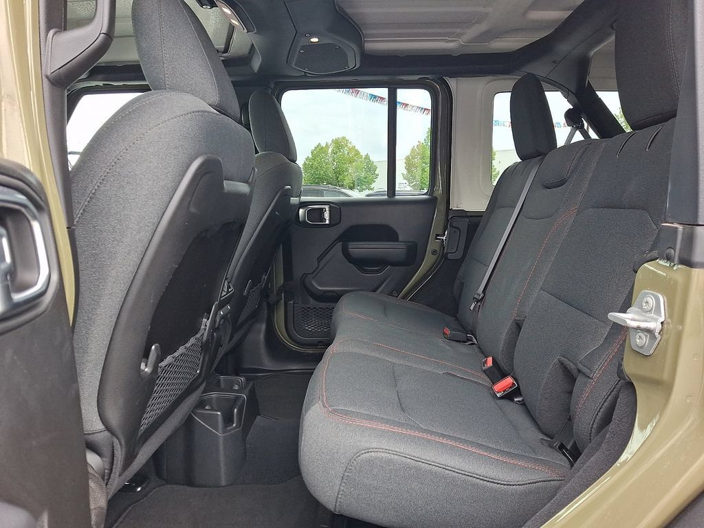 Certified 2025 Jeep Wrangler Unlimited Rubicon AWD/4WD image 10
