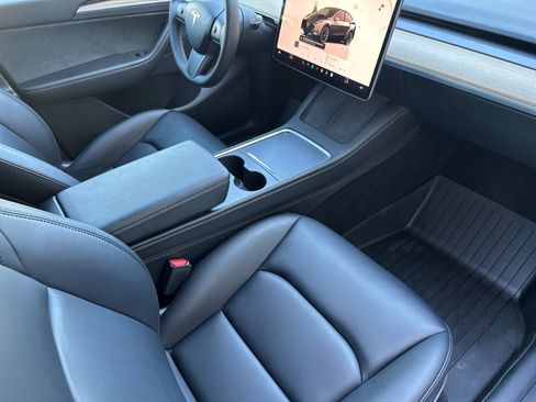 Used 2023 Tesla Model Y Long Range AWD/4WD image 17