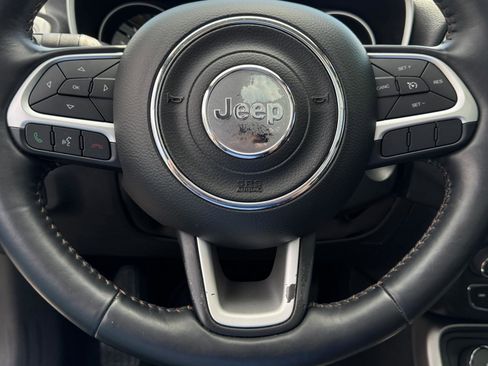 Used 2017 Jeep Compass Latitude w/ Popular Equipment Group AWD/4WD image 19