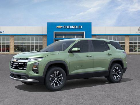 New 2026 Chevrolet Equinox LT image 2