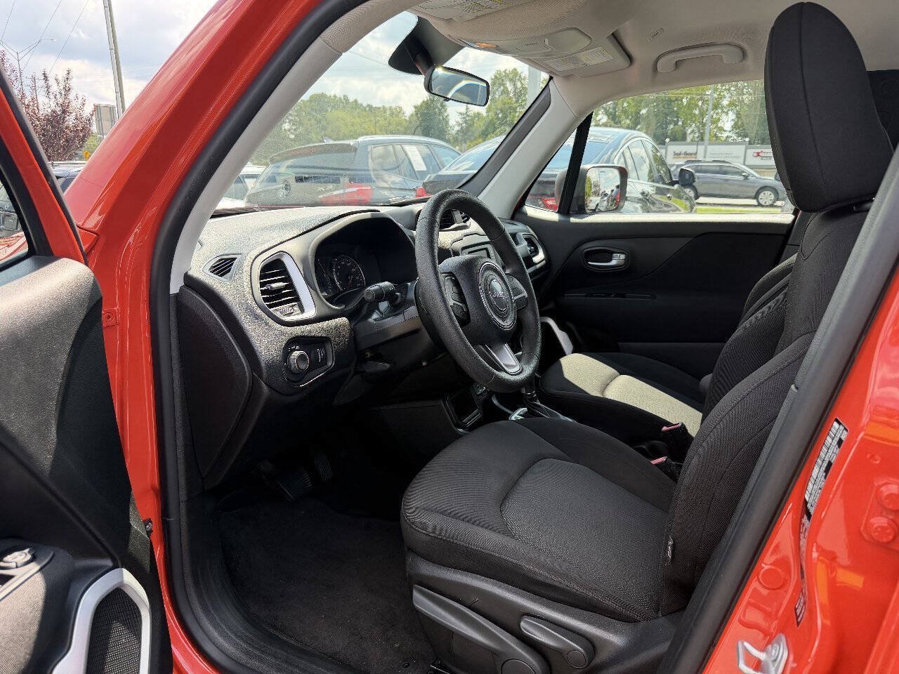Used 2019 Jeep Renegade Sport FWD image 7