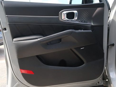 Used 2022 Kia Sorento SX image 43