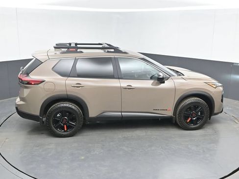 Used 2025 Nissan Rogue SV AWD/4WD image 40