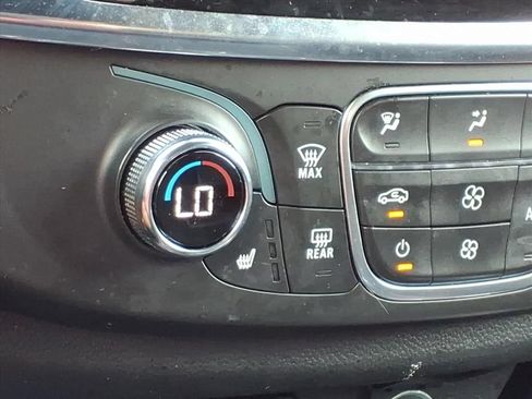 Used 2023 Chevrolet Traverse LT AWD/4WD image 10