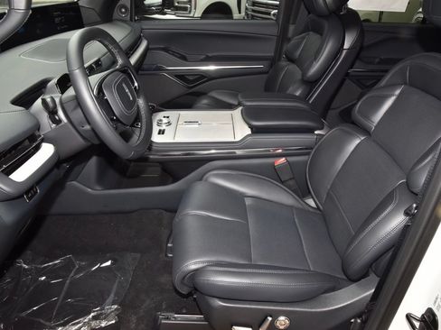 New 2027 Lincoln Navigator Reserve w/ Jet Appearance Package AWD/4WD image 13