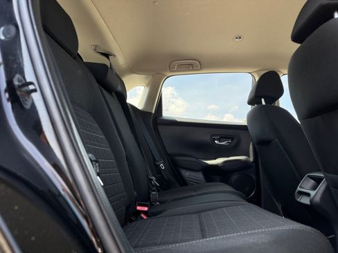 Used 2025 Honda HR-V LX image 18