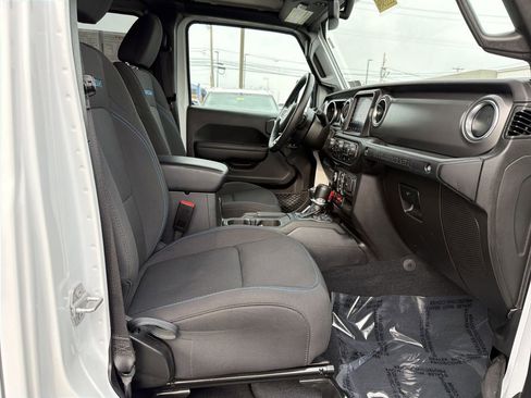 Used 2023 Jeep Wrangler Unlimited Rubicon 4xe w/ Cold Weather Group image 15