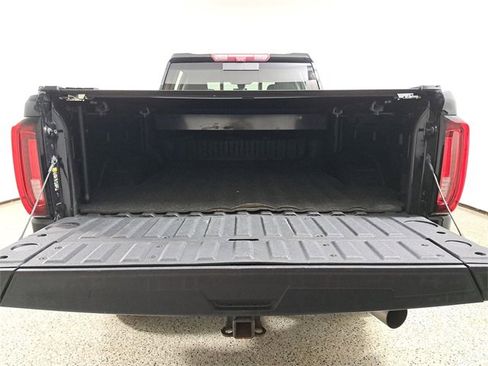 Used 2022 GMC Sierra 2500 Denali w/ Denali Black Diamond Edition image 10