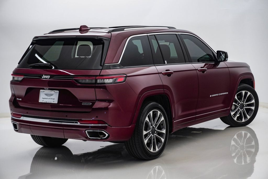 Used 2023 Jeep Grand Cherokee Overland AWD/4WD image 11