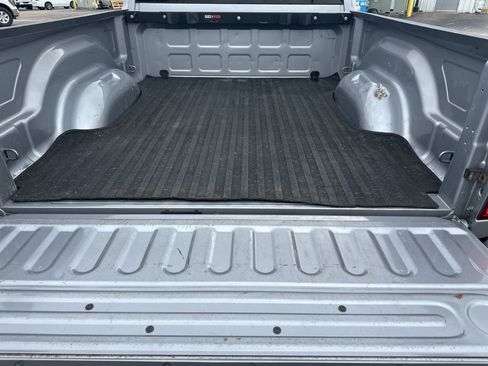 Used 2019 RAM 1500 Classic SLT image 11