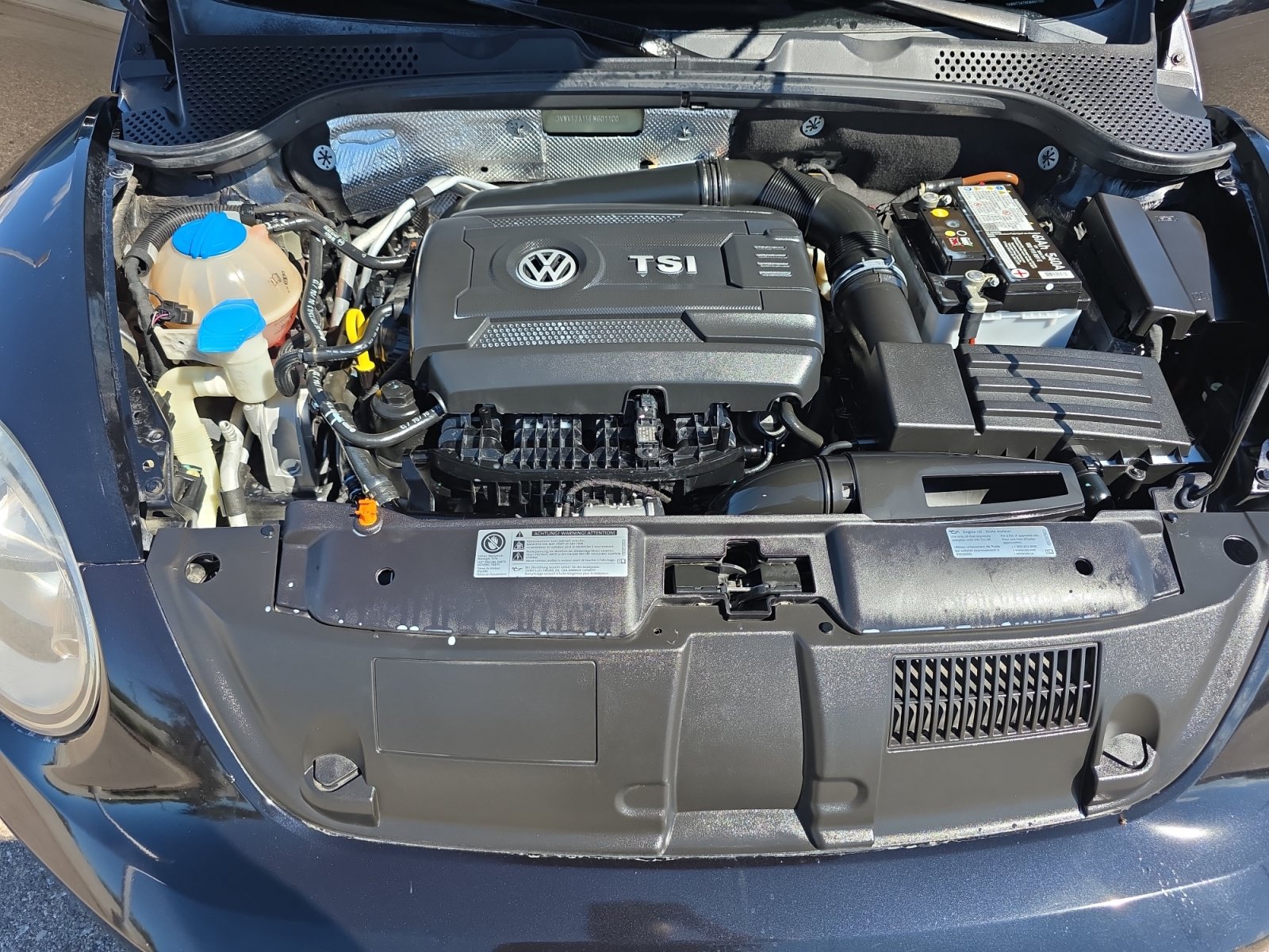 Used 2014 Volkswagen Beetle R-Line FWD image 21