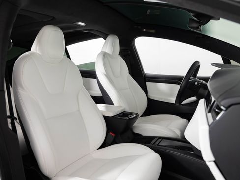 Used 2020 Tesla Model X Long Range image 32