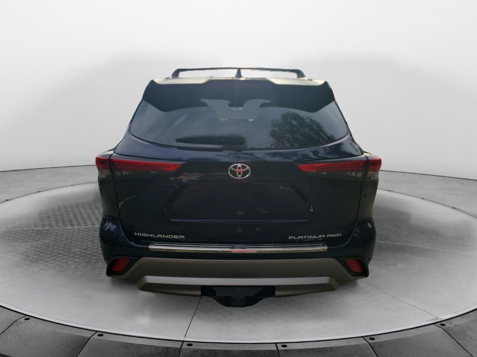 Used 2021 Toyota Highlander Platinum AWD/4WD image 14