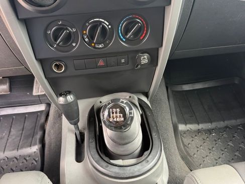 Used 2007 Jeep Wrangler X AWD/4WD image 14