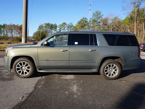 Used 2017 GMC Yukon XL Denali image 20