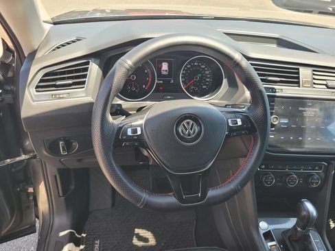 Used 2018 Volkswagen Tiguan SE FWD image 30