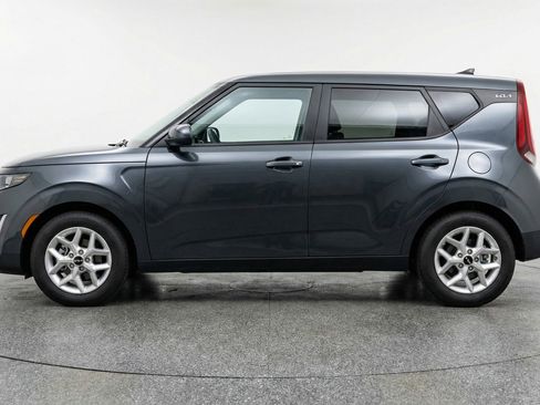 Used 2025 Kia Soul LX w/ LX Technology Package image 3