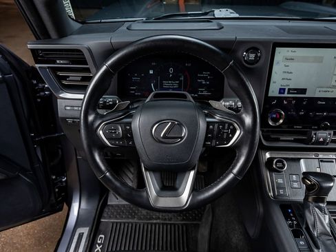 Used 2024 Lexus GX 550 550 Luxury+ w/ Accessory Package (Z1) image 19