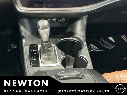 Used 2017 Toyota Highlander Limited FWD image 12
