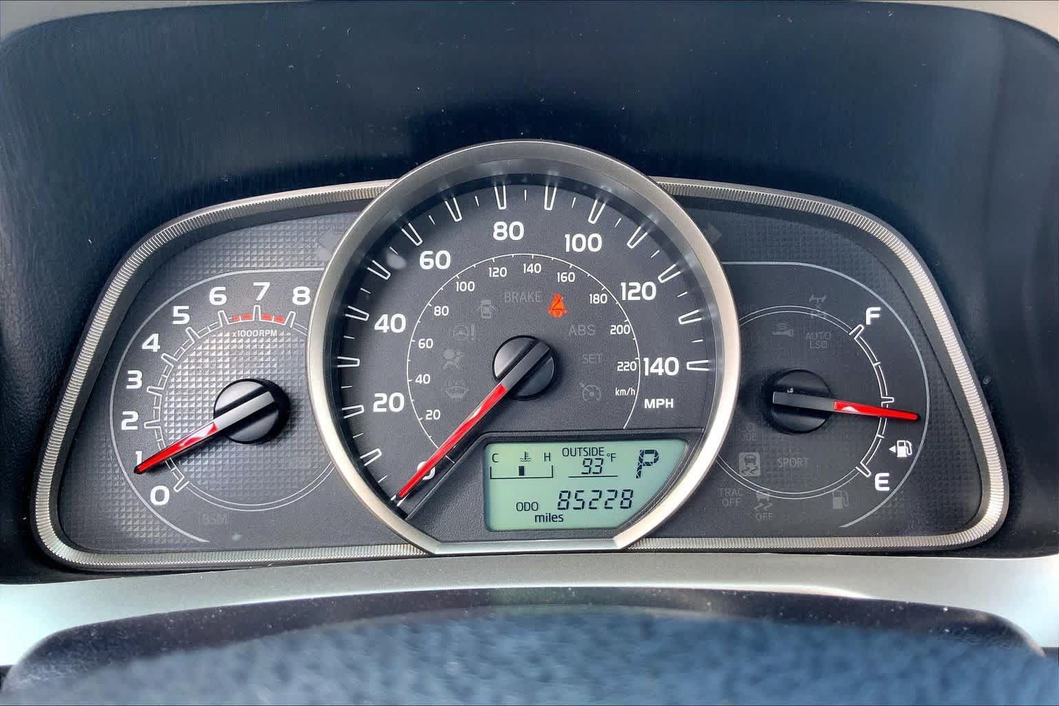 Used 2015 Toyota RAV4 LE FWD image 25