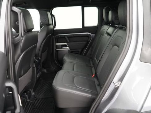 Used 2024 Land Rover Defender 110 S image 10