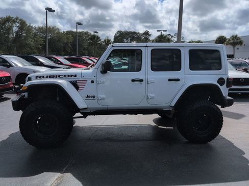 Used 2023 Jeep Wrangler Unlimited Rubicon AWD/4WD image 7