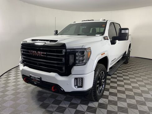 Used 2020 GMC Sierra 2500 AT4 w/ AT4 Premium Package image 5