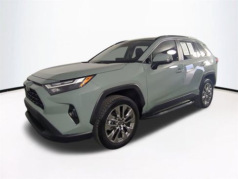 Used 2023 Toyota RAV4 XLE Premium image 9