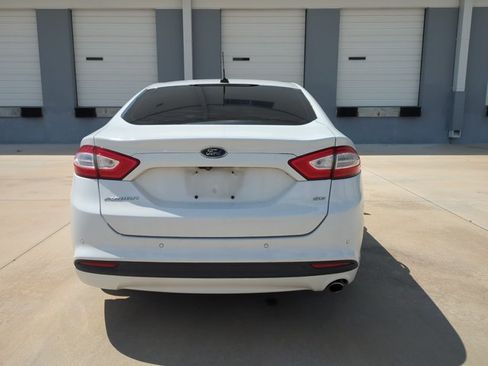 Used 2016 Ford Fusion SE FWD image 6