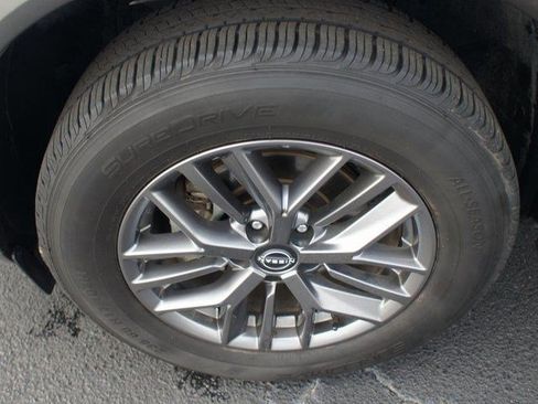 Used 2023 Nissan Rogue S image 23