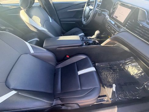 Used 2025 Toyota Camry SE w/ Convenience Package FWD image 12