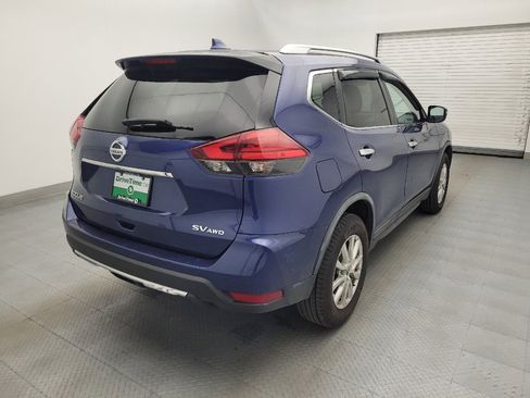 Used 2017 Nissan Rogue SV image 9