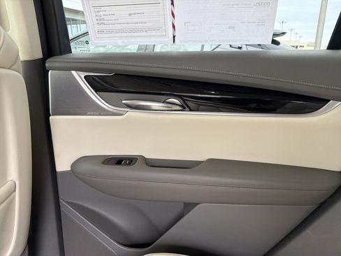 Used 2020 Cadillac XT6 Premium Luxury image 25