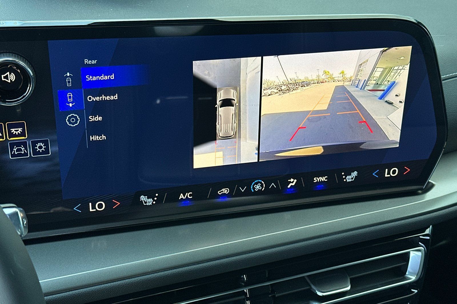 New 2026 Chevrolet Traverse LT w/ Enhanced Driving Package FWD image 21
