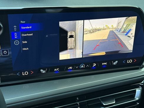 New 2026 Chevrolet Traverse LT w/ Enhanced Driving Package FWD image 21
