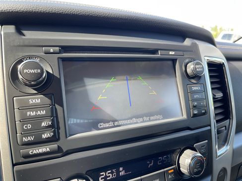 Used 2018 Nissan Titan PRO-4X AWD/4WD image 18