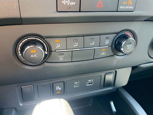 Used 2023 Nissan Frontier SV w/ Midnight Edition Package AWD/4WD image 15