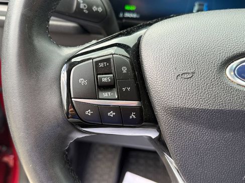 Certified 2023 Ford Escape Platinum w/ Premium Technology Package AWD/4WD image 37