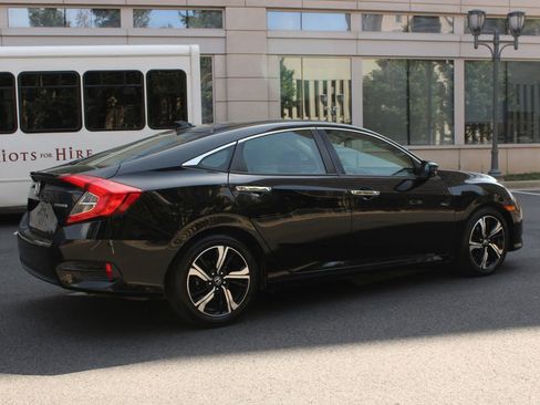 Used 2016 Honda Civic Touring image 7