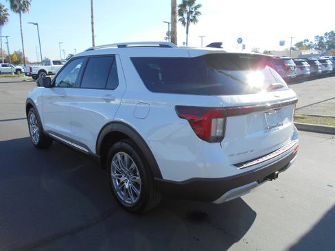 New 2026 Ford Explorer Platinum image 28