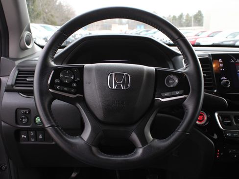 Used 2021 Honda Pilot Touring image 10