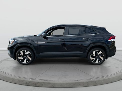Used 2024 Volkswagen Atlas Cross Sport SE FWD image 5