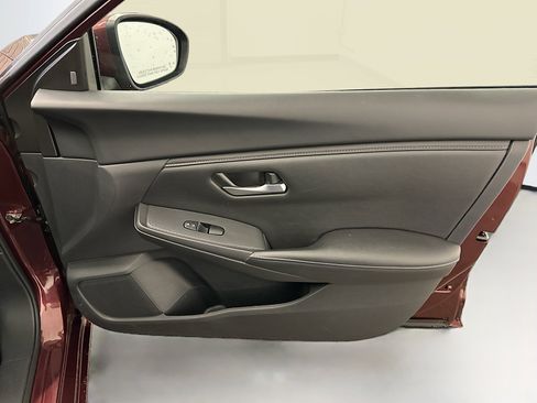 Used 2025 Nissan Sentra SV image 33