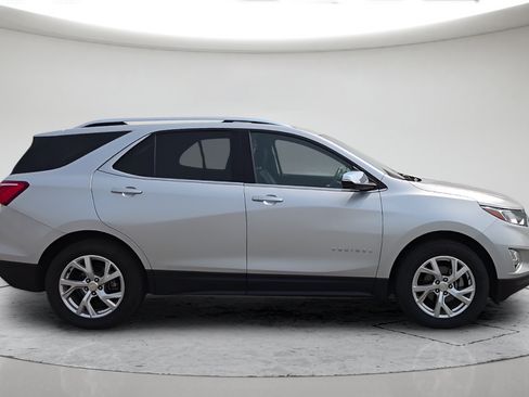 Used 2021 Chevrolet Equinox Premier AWD/4WD image 5