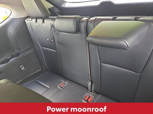 Used 2023 Toyota Highlander XLE AWD/4WD image 19